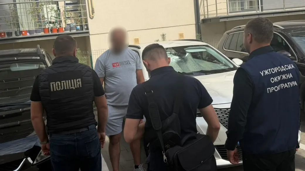 На Закарпатті викрили три схеми заробітку на відстрочках: ціни — від 500 до 6000 доларів