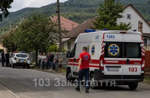 У Рахові підлітки побили 16-річну дівчину: вона у лікарні