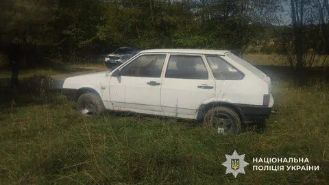На Тячівщині хлопці викрали ВАЗ без акумулятора та пального: буксирували тросом