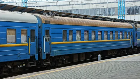 Через обстріли 49 потягів запізнюються: найбільше — понад 14 годин