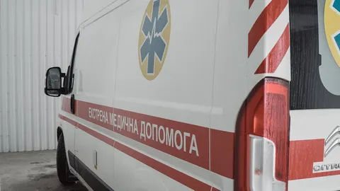 У Дуловому 13-річну дівчину вдарило струмом: дитину госпіталізували