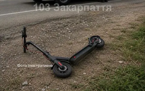 На Тячівщині двоє підлітків впали з самоката: обидва у лікарні