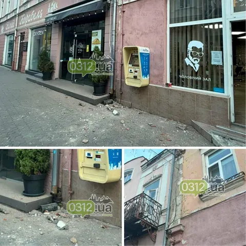 У центрі Ужгорода вночі обвалився фасад будинку: на Корзо знову небезпечно