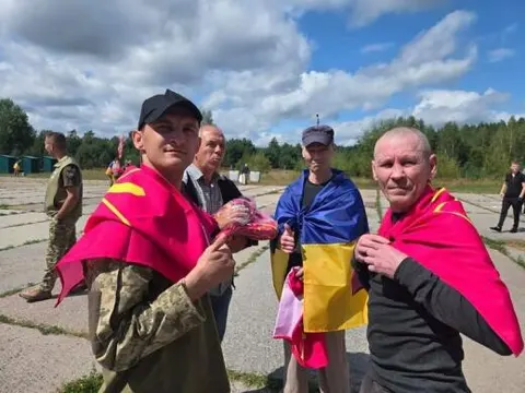 Чотирьох закарпатців звільнили з російського полону
