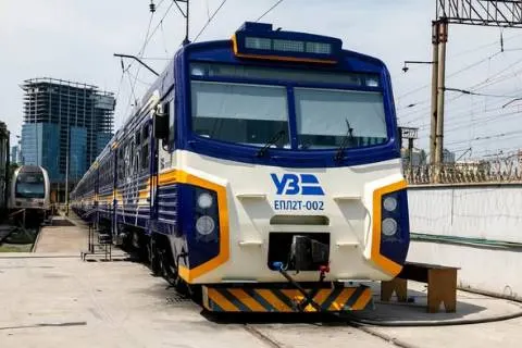 Зі Львова до Ужгорода курсуватиме оновлений електропоїзд: що змінилося