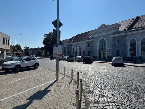 У Мукачеві з вересня 2026 року платне паркування на шести вулицях: адреси та тар
