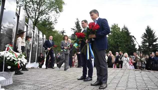 У Сваляві вшанували жертв депортацій: на стелі понад 16 тисяч імен