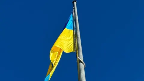 В Ужгороді урочисто підняли Державний прапор України