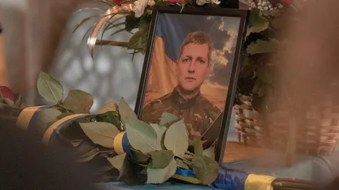 Мукачево попрощалося з полеглим захисником Сергієм Остапенком