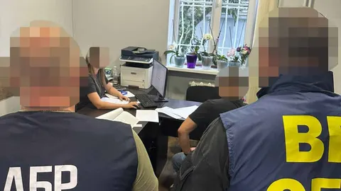 Працівників СБУ на Закарпатті підозрюють у переправленні чоловіків за 33 тисячі доларів