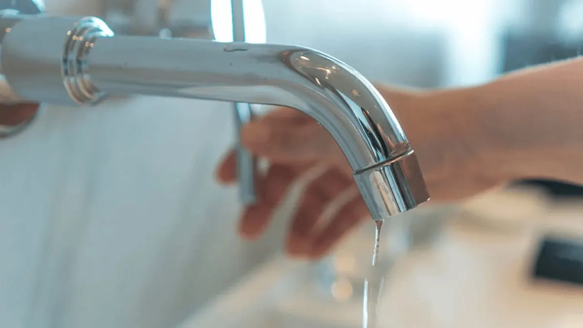 Ужгородцям радять запастися водою: вночі можуть зменшити подачу