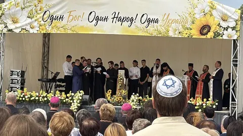 Понад тисячу закарпатців різних конфесій молилися за Україну в Павшиному
