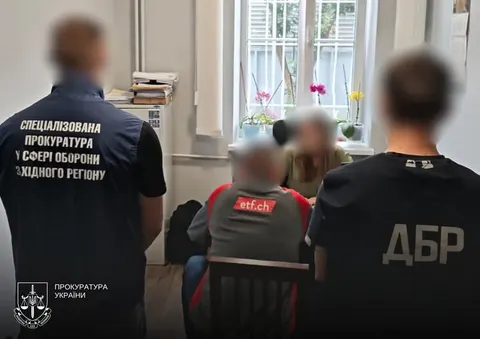 На Закарпатті командир і військовослужбовиця постануть перед судом через 1,5 млн грн виплат