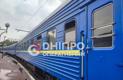 Поїзди з Дніпра до Ужгорода, Львова та Києва йдуть із великими затримками