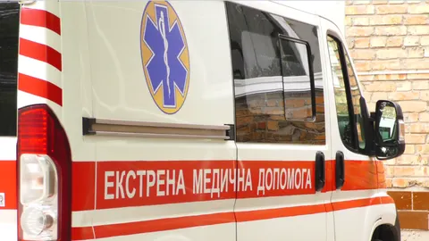 В Ужгороді дівчина на електросамокаті травмувала руку після зіткнення з велосипедистом