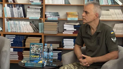 В Ужгороді презентували книжку «Герої Закарпаття» з історіями 33 захисників