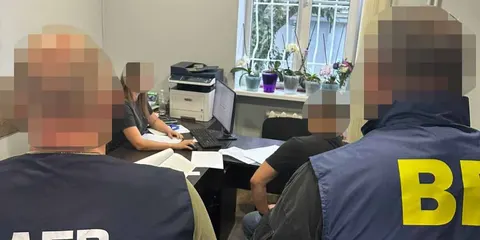 Працівники СБУ на Закарпатті організували переправлення чоловіків за $16 тисяч
