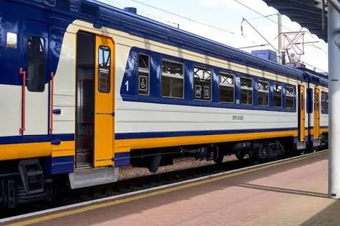 Потяги через Дніпро запізнюються на години: що відомо 20 серпня